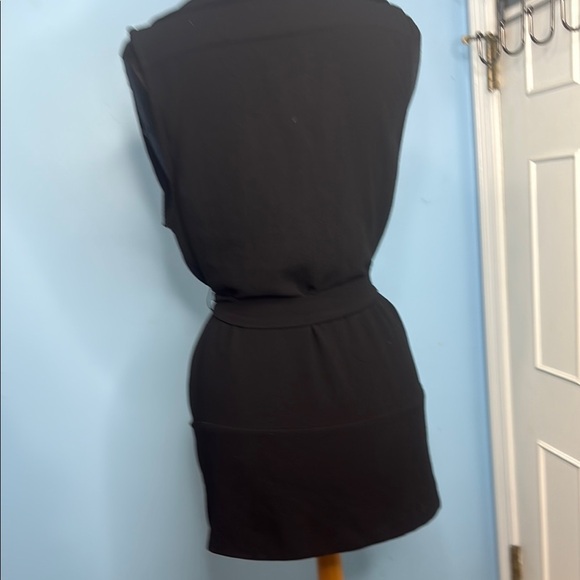Eliane Rose Elegant Black Sleeveless Vest with Belt - Picture 3 of 9
